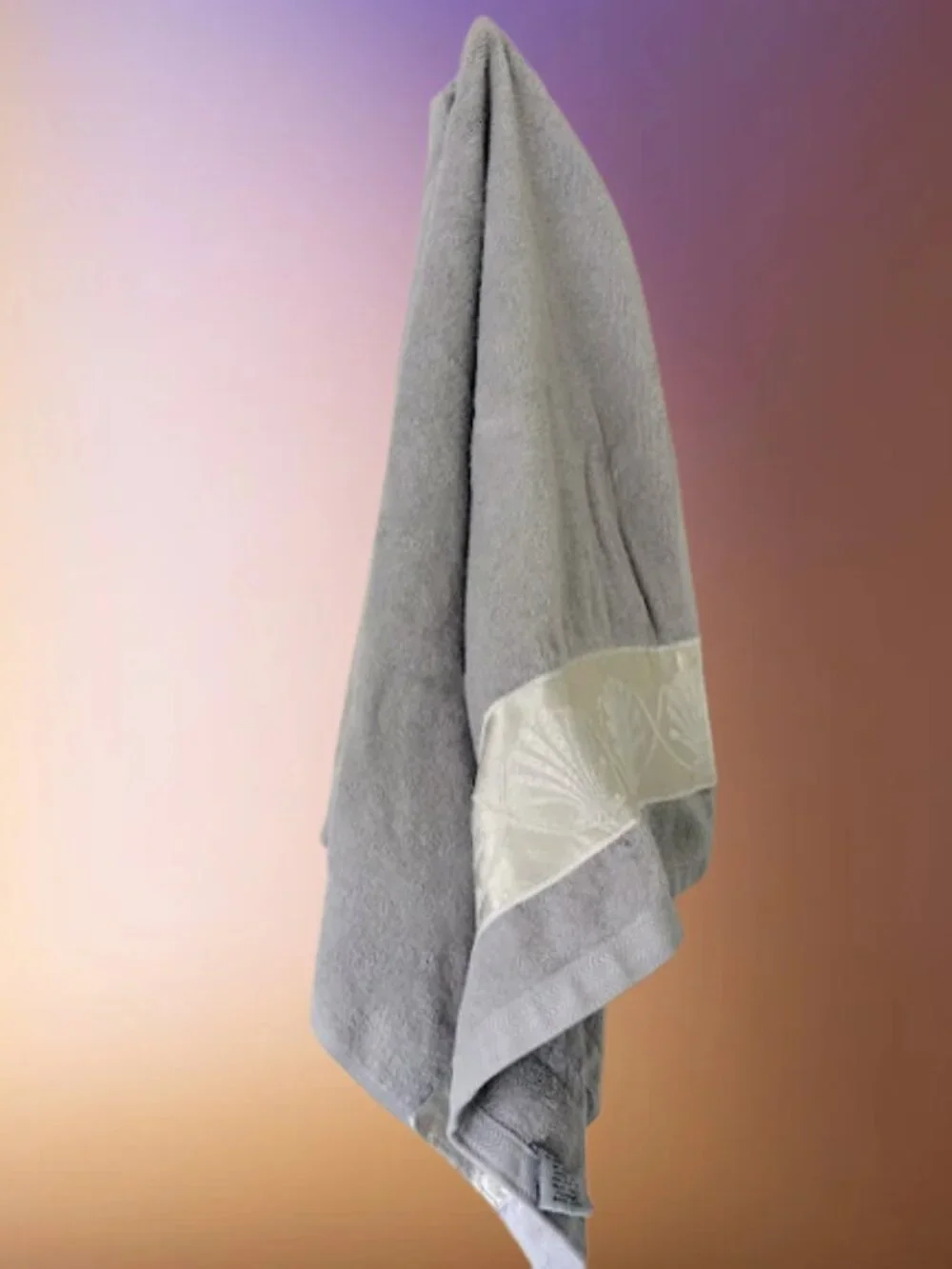 Vintage Embroidered 4-Piece Towel Set with Seashell Motif